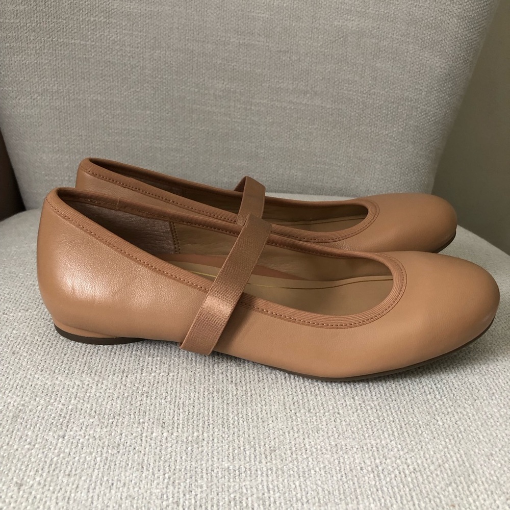 Vionic Nude Leather Joseline Mary Jane Flats